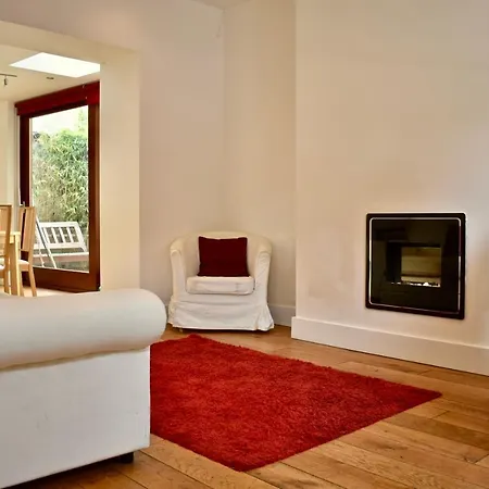 Spacious 3 Bedroom House In Ballsbridge Daire Dublin
